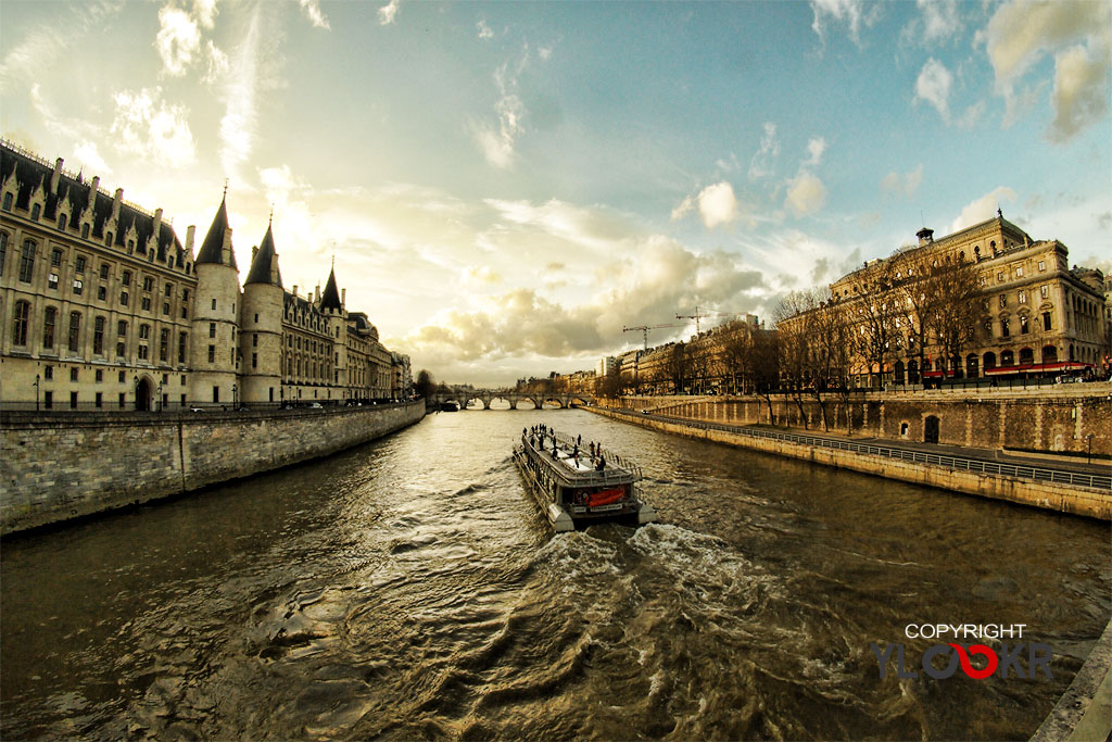 France; Paris; Seyahat; Travel; Sen nehri; Sen River, La Seine; 3