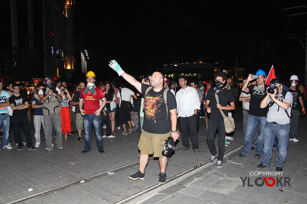 Medeni Yıldırım Anma Eylemi; Gezi Parkı; Taksim Dayanışması; Polis Barikatı 5