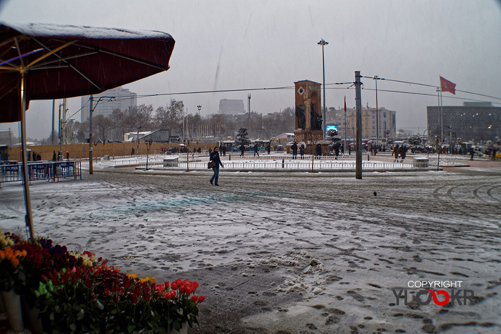 İstanbul kar manzarası; İstanbul kar yağışı; Taksim meydanı kar