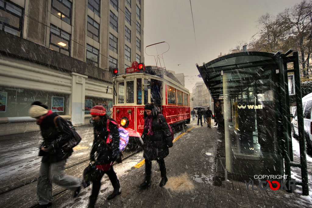 İstanbul kar manzarası; İstanbul kar yağışı; Tünel Meydanı