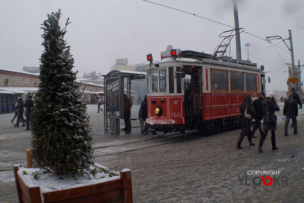 İstanbul kar manzarası; İstanbul kar yağışı; Nostaljik Tramvay